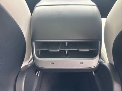 Used 2021 Tesla Model Y Performance image 17