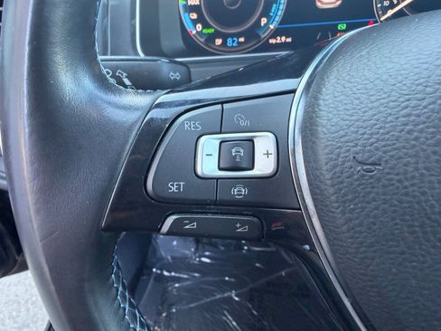 Used 2019 Volkswagen e-Golf SEL Premium image 15