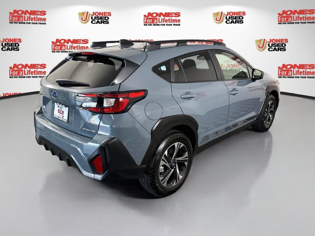 Used 2025 Subaru Crosstrek 2.5i Premium AWD/4WD image 17