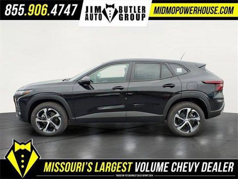 New 2026 Chevrolet Trax RS image 2