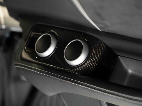 Used 2016 McLaren 650S Spider RWD image 25