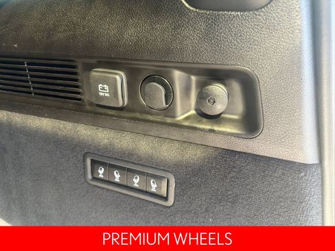 Used 2024 Jeep Grand Wagoneer Series III AWD/4WD image 14
