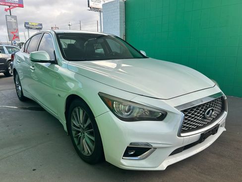 Used 2019 INFINITI Q50 Luxe w/ Essential Package (3.0T Luxe) RWD image 4