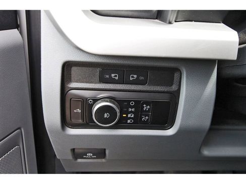 Used 2024 Ford F250 XLT w/ FX4 Off-Road Package AWD/4WD image 18