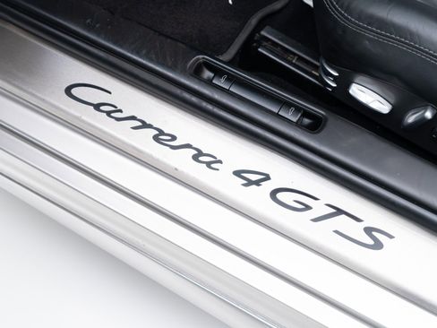 Used 2012 Porsche 911 Carrera 4 GTS image 15