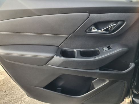 Used 2019 Chevrolet Traverse LT w/ LT Premium Package image 17