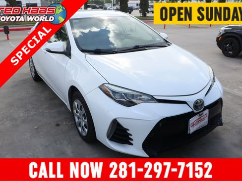 Used 2018 Toyota Corolla SE image 1