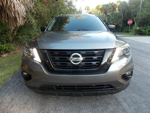 Used 2018 Nissan Pathfinder SL w/ Midnight Edition Package FWD image 15