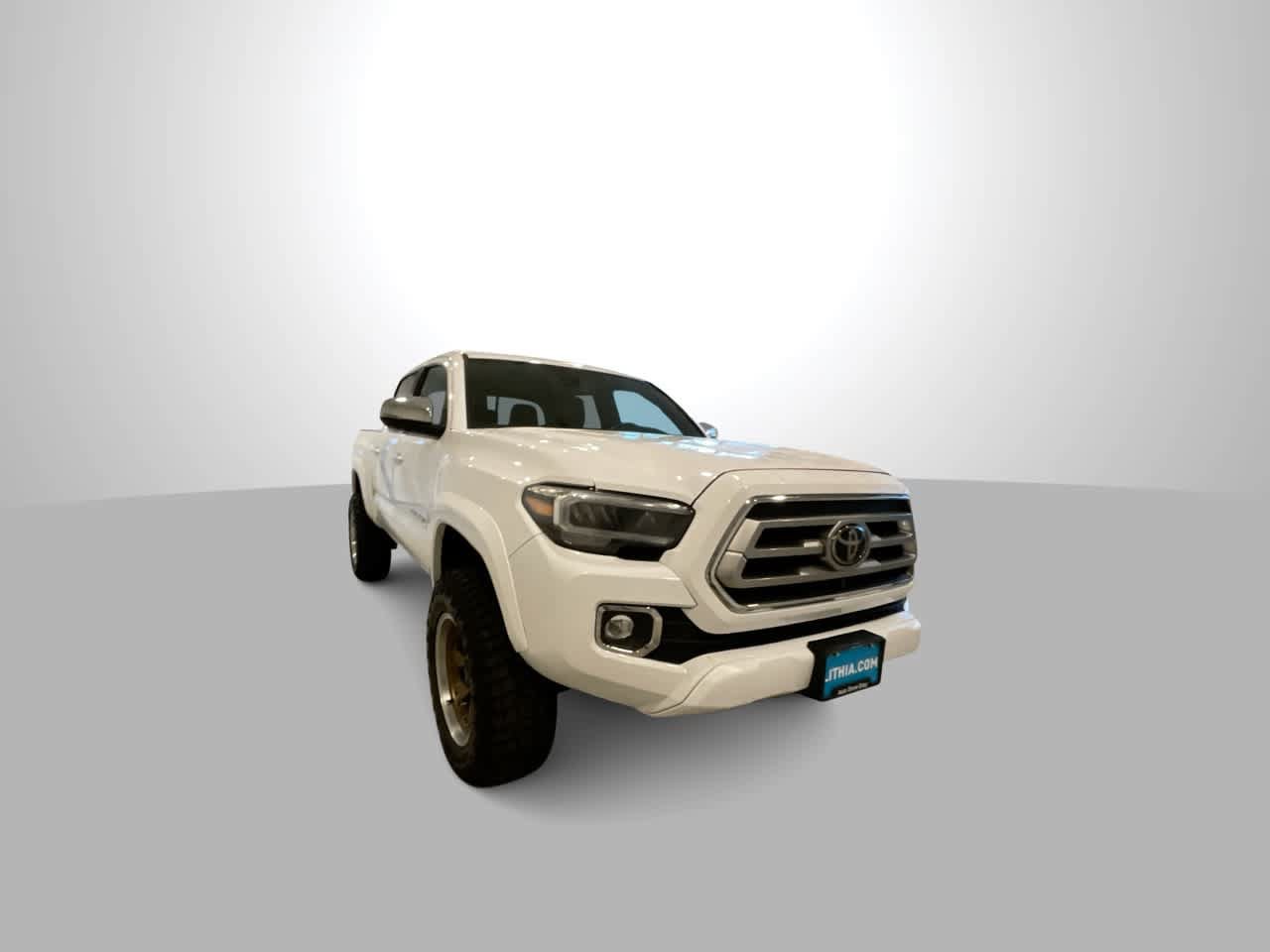 Used 2020 Toyota Tacoma Limited AWD/4WD image 2