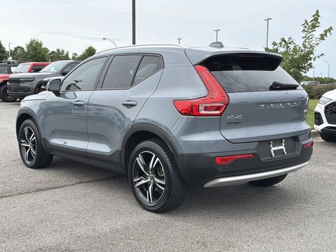 Used 2023 Volvo XC40 B5 Core AWD/4WD image 3