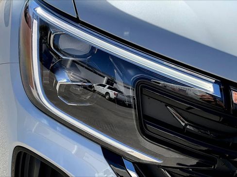 New 2026 Volkswagen Atlas Cross Sport SE image 13