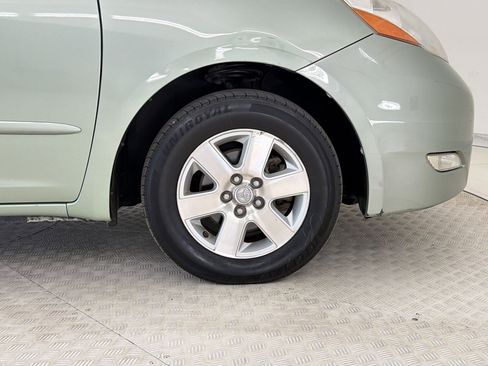 Used 2007 Toyota Sienna XLE image 11