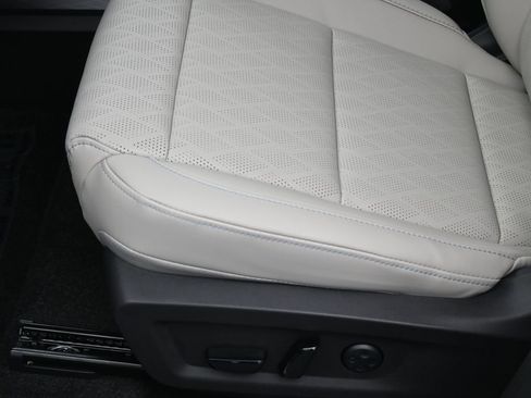 New 2026 Nissan Murano Platinum w/ Cargo Package AWD/4WD image 18