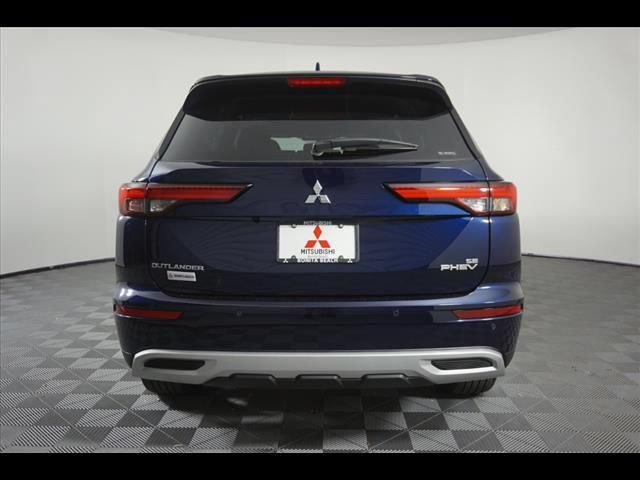 Used 2025 Mitsubishi Outlander SE AWD/4WD image 6
