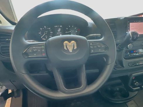Used 2024 RAM ProMaster 2500 w/ Convenience Group FWD image 11