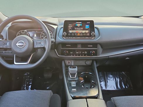 Used 2023 Nissan Rogue SV image 13