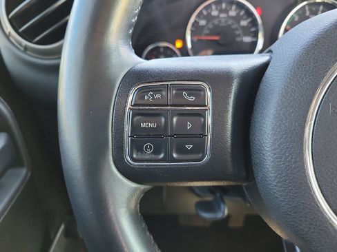 Used 2018 Jeep Wrangler Unlimited Sport w/ Connectivity Group AWD/4WD image 23