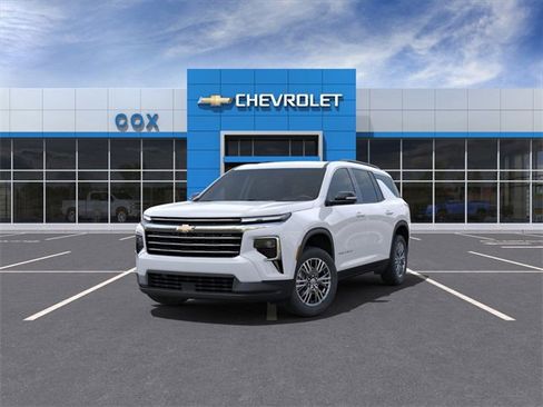 New 2025 Chevrolet Traverse LT image 8