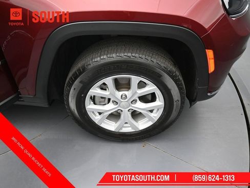 Used 2023 Jeep Grand Cherokee L Limited AWD/4WD image 34