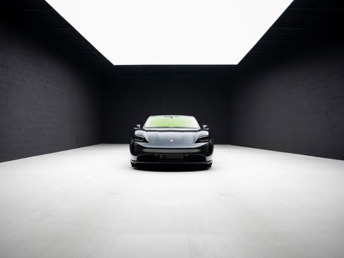 Used 2023 Porsche Taycan GTS image 81