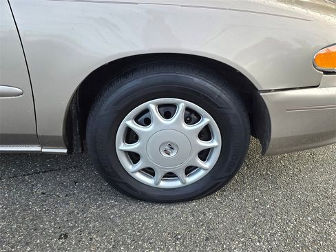 Used 2003 Buick Century Custom image 9