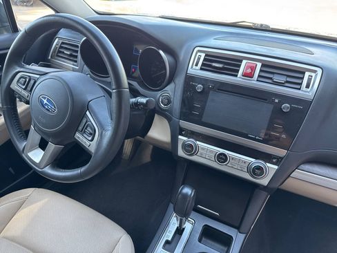Used 2017 Subaru Outback 2.5i Limited AWD/4WD image 18