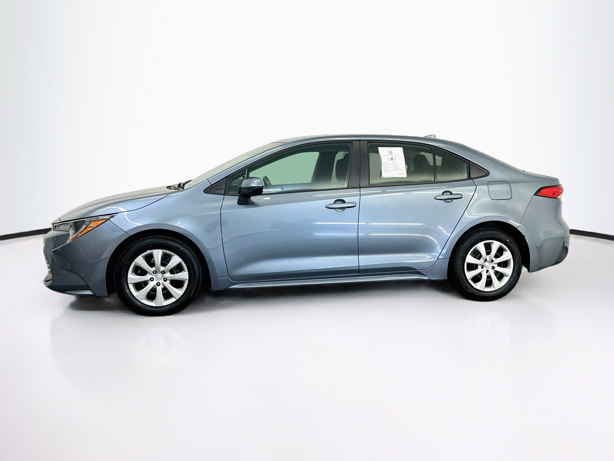 Used 2026 Toyota Corolla LE FWD image 4