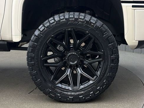 Used 2026 GMC Sierra 2500 AT4 w/ AT4 Premium Plus Package image 9