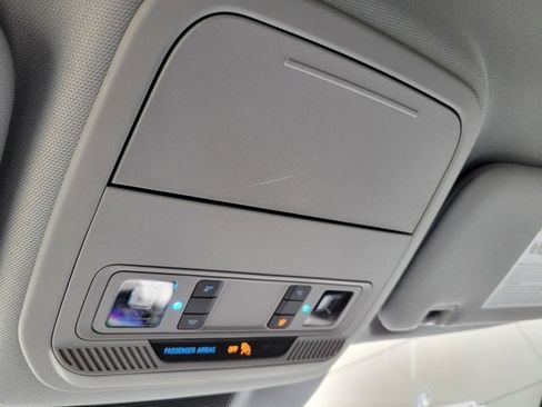 Used 2023 Ford Explorer XLT image 39