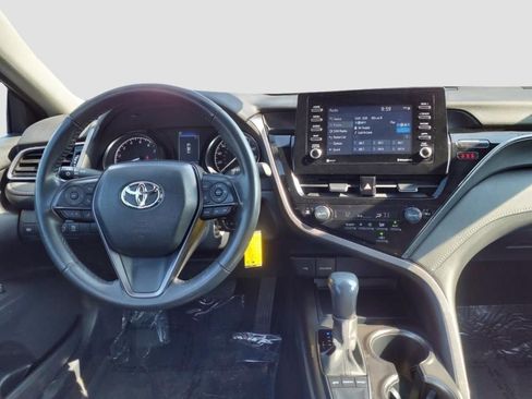 Used 2023 Toyota Camry SE FWD image 12