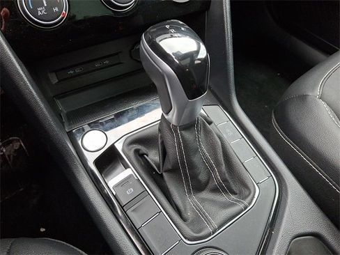 Used 2023 Volkswagen Taos SE image 18