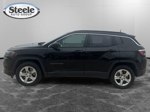 Used 2023 Jeep Compass Latitude w/ Convenience Group AWD/4WD image 2
