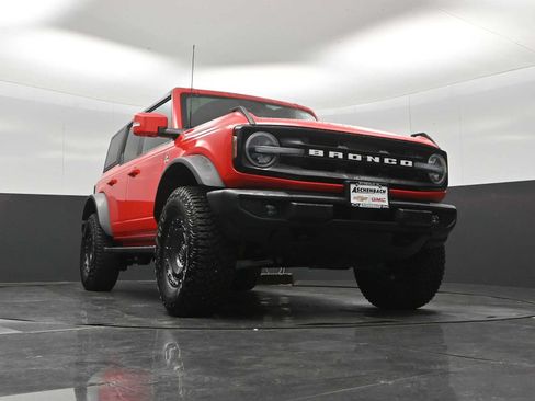 Used 2024 Ford Bronco Outer Banks AWD/4WD image 19