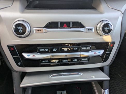 Used 2023 Ford Explorer XLT w/ Equipment Group 202A image 10