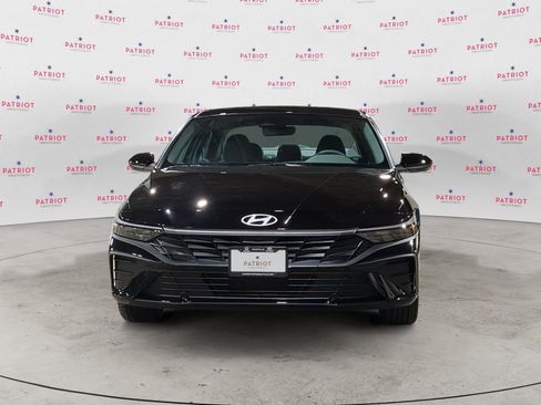 Used 2025 Hyundai Elantra Sport image 8