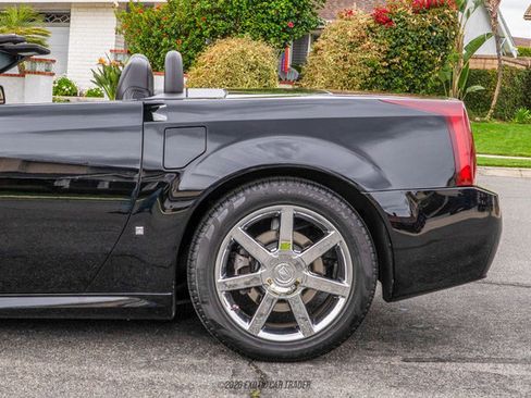 Used 2006 Cadillac XLR image 5