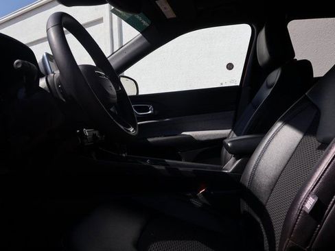 Used 2025 Jeep Compass Latitude w/ Sun & Sound Group image 18