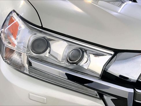 Used 2019 Toyota Land Cruiser AWD/4WD image 27