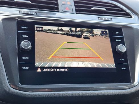 Certified 2022 Volkswagen Tiguan SE R-Line AWD/4WD image 14