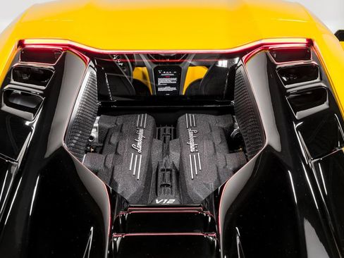 Used 2024 Lamborghini Revuelto AWD/4WD image 57