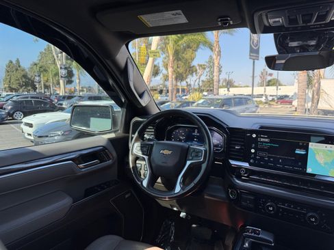 Used 2022 Chevrolet Silverado 1500 LTZ AWD/4WD image 17
