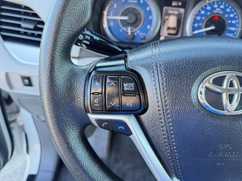 Used 2019 Toyota Sienna L image 22