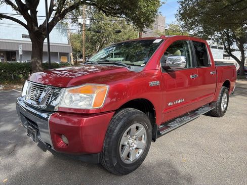 Used 2014 Nissan Titan SV w/ SV Value Truck Package image 3
