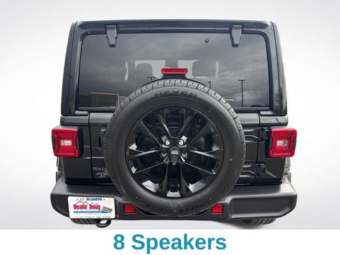 Used 2025 Jeep Wrangler Unlimited Sahara AWD/4WD image 5