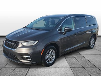 Used 2023 Chrysler Pacifica Touring-L