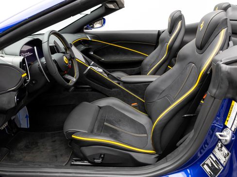 Used 2025 Ferrari Roma Spider image 5