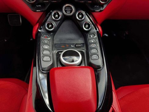 Used 2023 Aston Martin V8 Vantage Coupe image 35