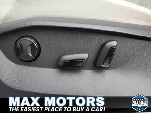 Used 2023 Volkswagen Tiguan SE image 20