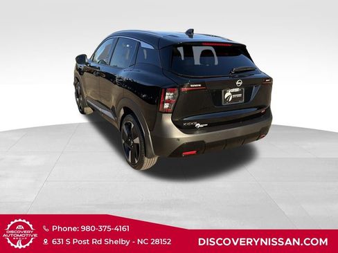 New 2026 Nissan Kicks SR w/ SR Premium Package FWD image 9