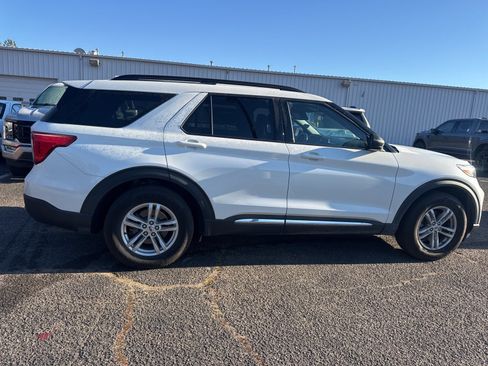 Used 2020 Ford Explorer XLT w/ Equipment Group 202A image 8